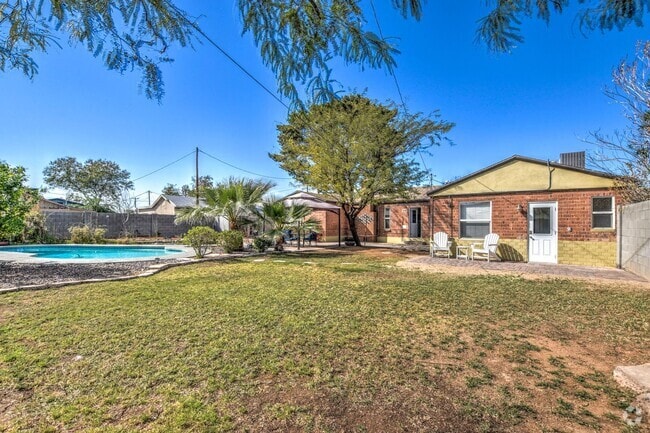 Building Photo - Pierson777 Unit Pierson777-Guest House