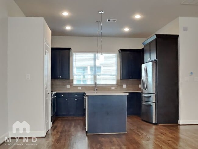 Photo - 1006 W 18th St