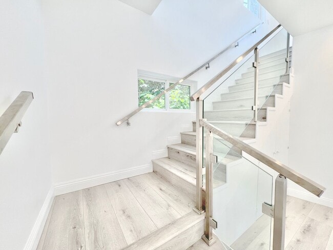 Photo - 2041 Linnington Ave Unidad 2041