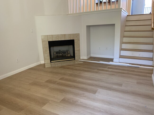 Photo - 1117 Yates Way