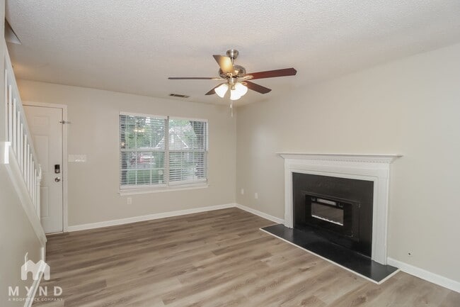 Photo - 314 Summer Cove NW