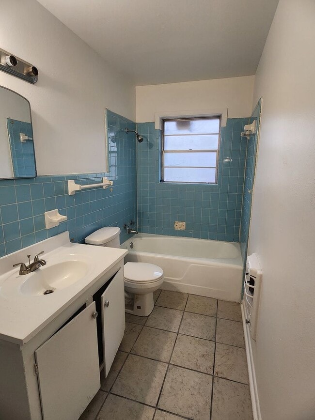 Photo - 2430 Highland Ave