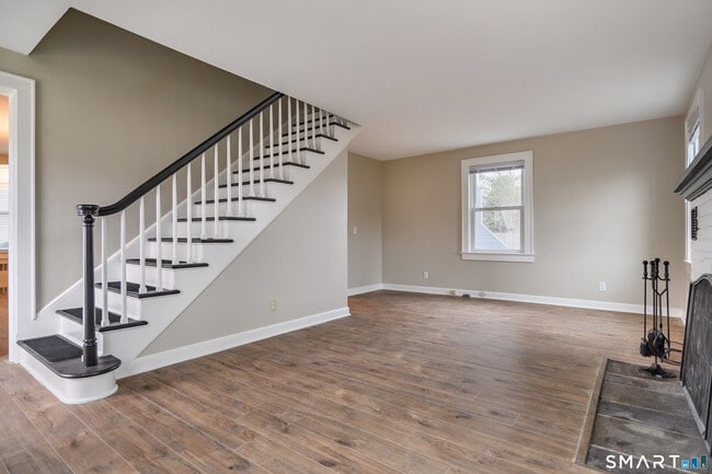 Photo - 7 Locust St Unit A