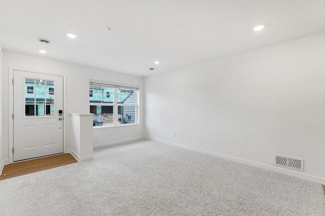 Photo - 5297 Long Pointe Pass