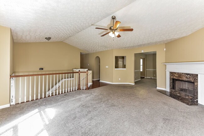 Photo - 735 Bridgewood Ct