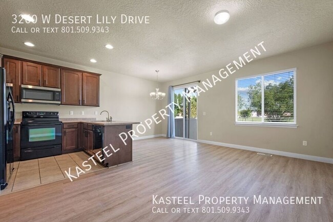 Photo - 3260 W Desert Lily Dr