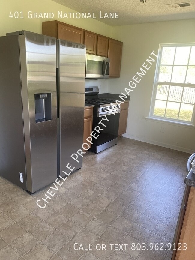 Photo - 401 Grand National Ln