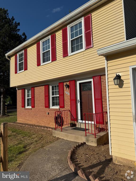 Building Photo - 3301 Fallowfield Dr Rental