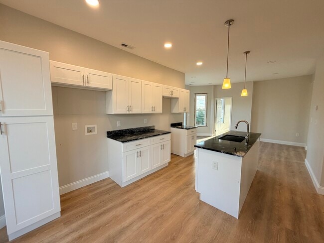 Photo - 3 E Overlea Ave