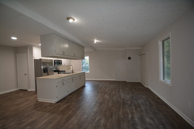 Photo - 1374 Enota Ave NW