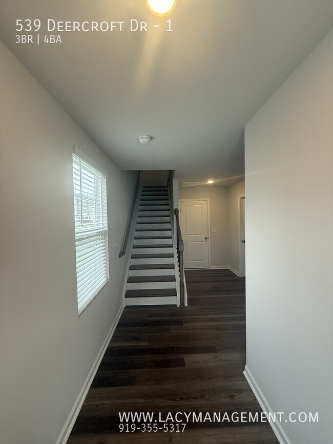 Photo - 539 Deercroft Dr