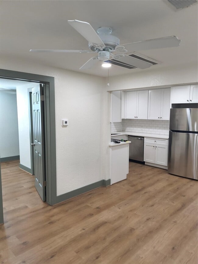 Building Photo - 2305 55th St Unit 2