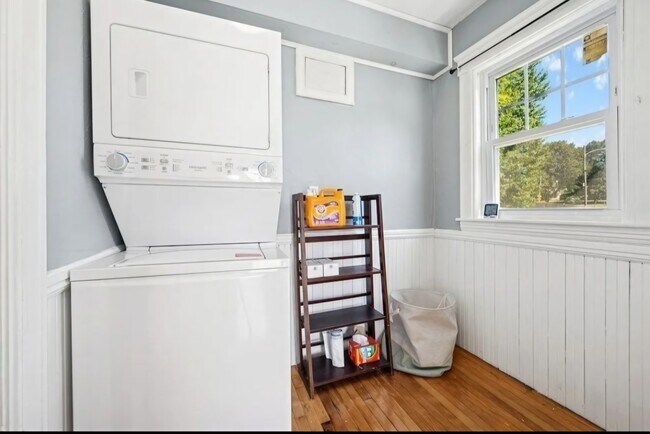 Photo - 612 Grove St