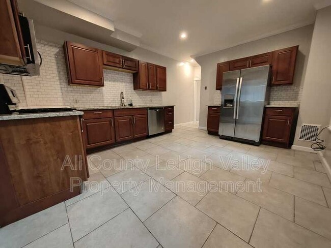 Photo - 714 Atlantic St