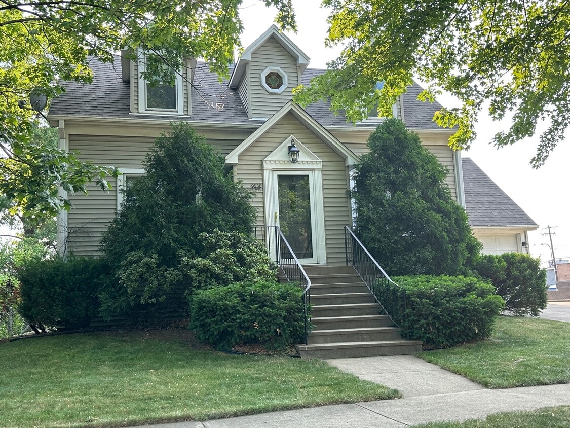 Photo - 9530 Moody Ave (Oak Lawn, IL)