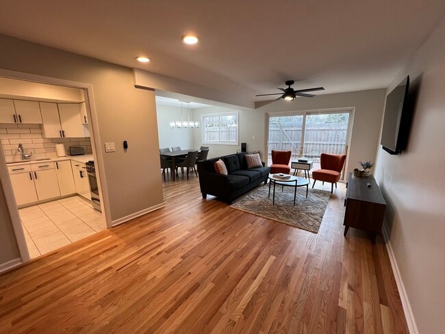 Photo - 725 Hibbard Rd