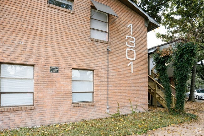 Photo - Vassar Place Apartments