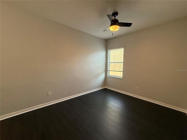 Photo - 1142 E 10th St