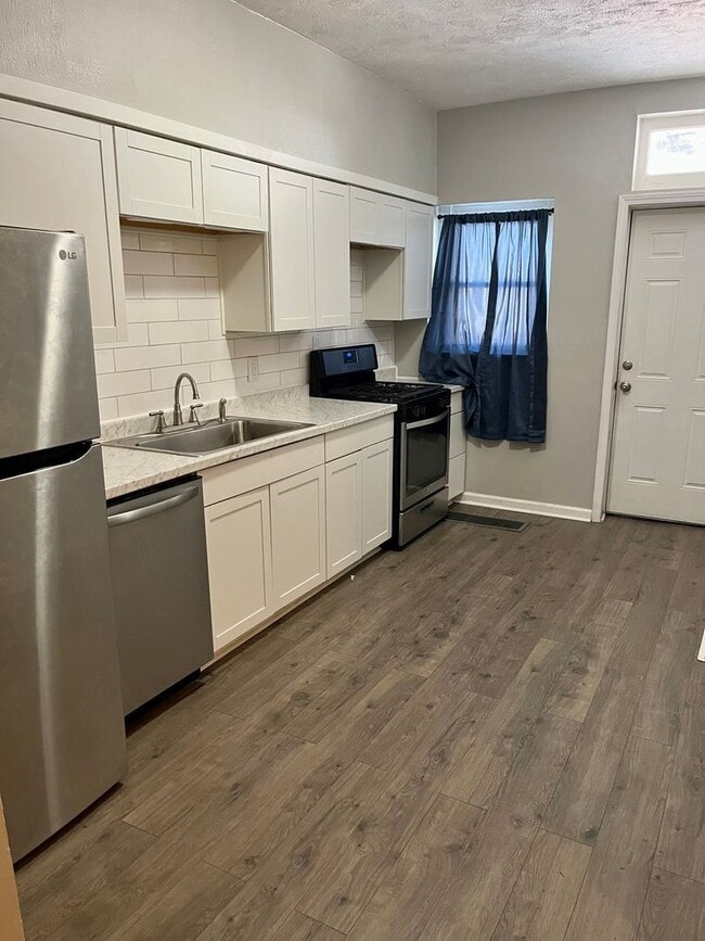 Photo - 7529 Roslyn St Unit 1B