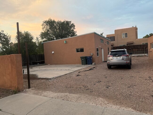 Building Photo - 2403 Maclovia Ln
