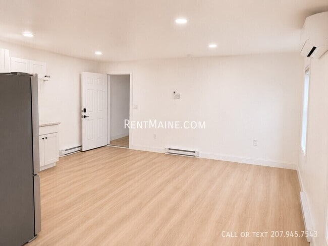 Photo - 11 Center St Ave Unit 2