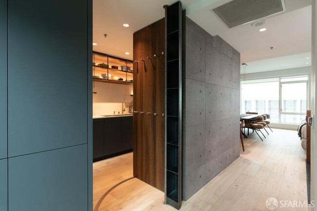 Photo - 489 Harrison St