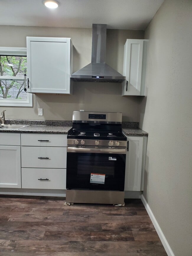 Photo - 303 W Cherry St Apartments
