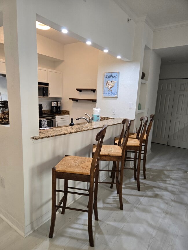 Photo - 1064 N Tamiami Trl Unit Down Town Sarasota 5 Star