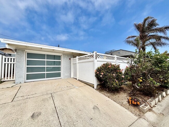 Photo - 207 Rossmore- MFR Unit 1