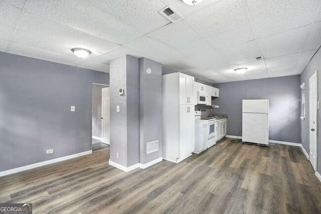 Photo - 1527 Langston Ave SW