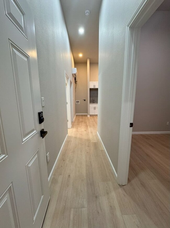 Photo - 418 S Commercial St Unidad Apt 203