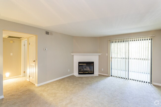 1 BR, 1 BA - 670 SF