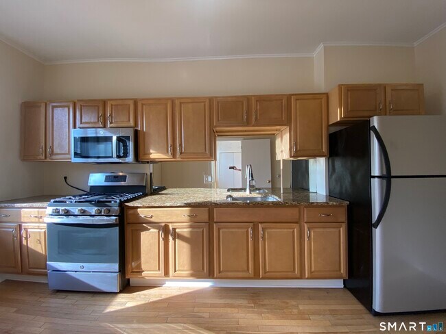 Photo - 268 College St Unit 2R