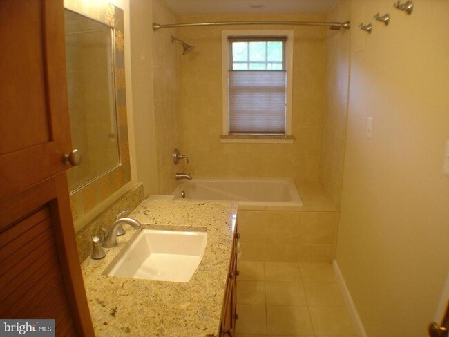 Photo - 806 S Arlington Mill Dr Unit 103