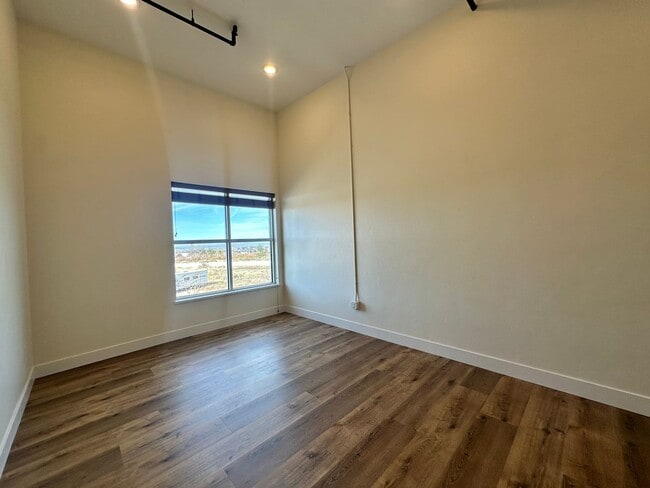 Photo - 2 bed / 1 bath Condo Living North End of Town - Newly Remodeled!