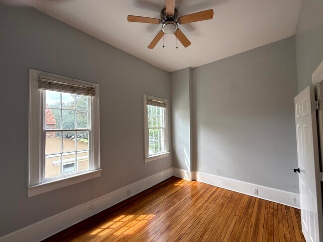 Photo - 227 W Hall St