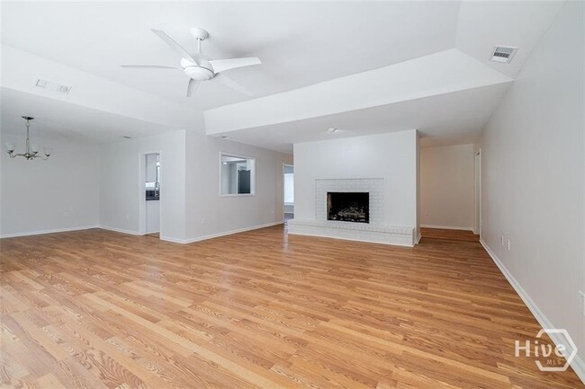 Photo - 14 Hemingway Dr