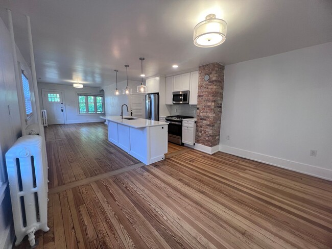 Photo - Updated 3-Bedroom Home in the Midtown Area – Heat & Water Included!