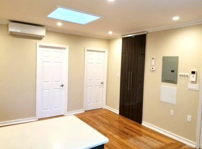 Photo - 99-15 Ascan Ave