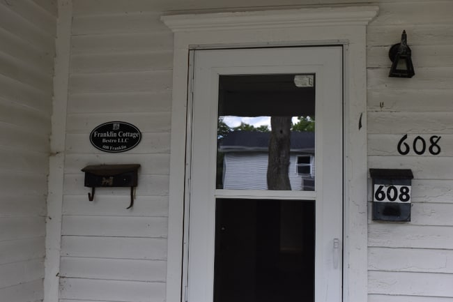 Photo - 608 S Franklin St Unit B