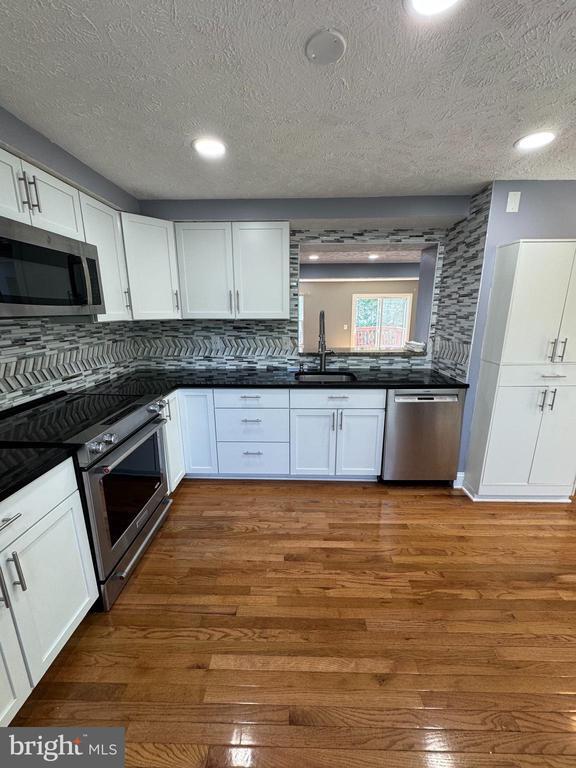43986 Bonlee Square