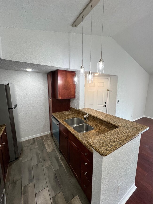 Photo - 5168 Conroy Rd