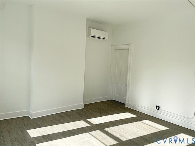 Photo - 102 N Lombardy St Unidad 2