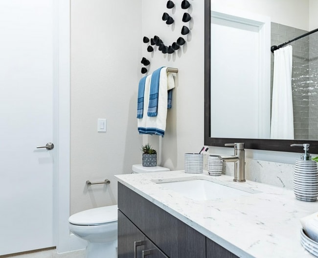 Building Photo - 1003 K Ave Unit 23021 Rental