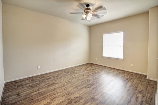 Photo - 26152 Avenue E Unidad A