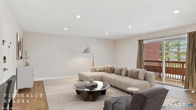 Photo - 92 Wilton Crest Rd