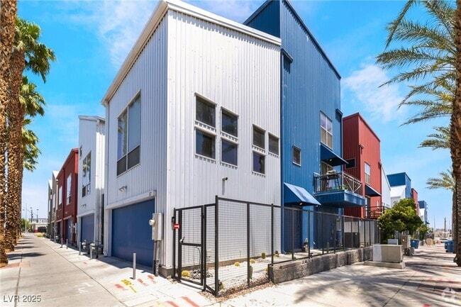 Building Photo - 137 S 11th St Rental