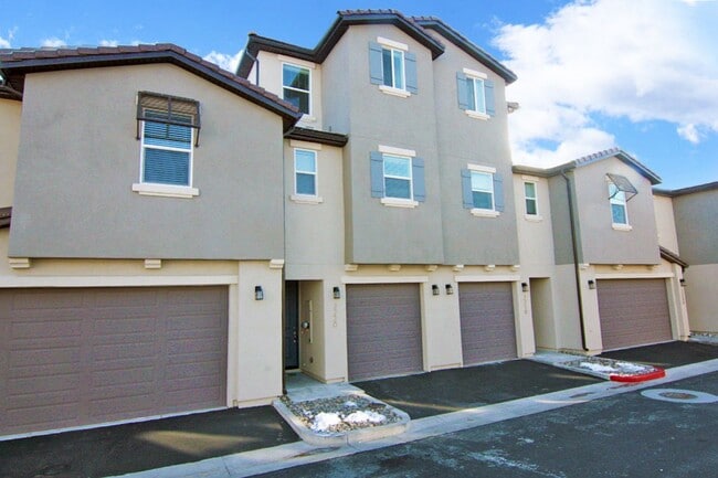 Photo - Clean, modern, move-in ready townhouse!