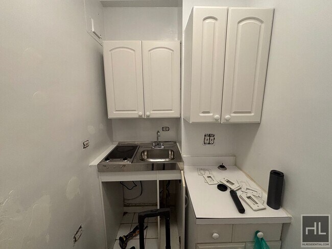 Photo - WEST 45 STREET Unit 1M