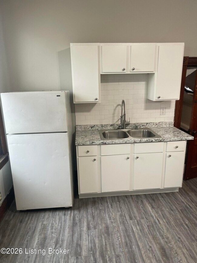 960 Ellison Ave Unit 4